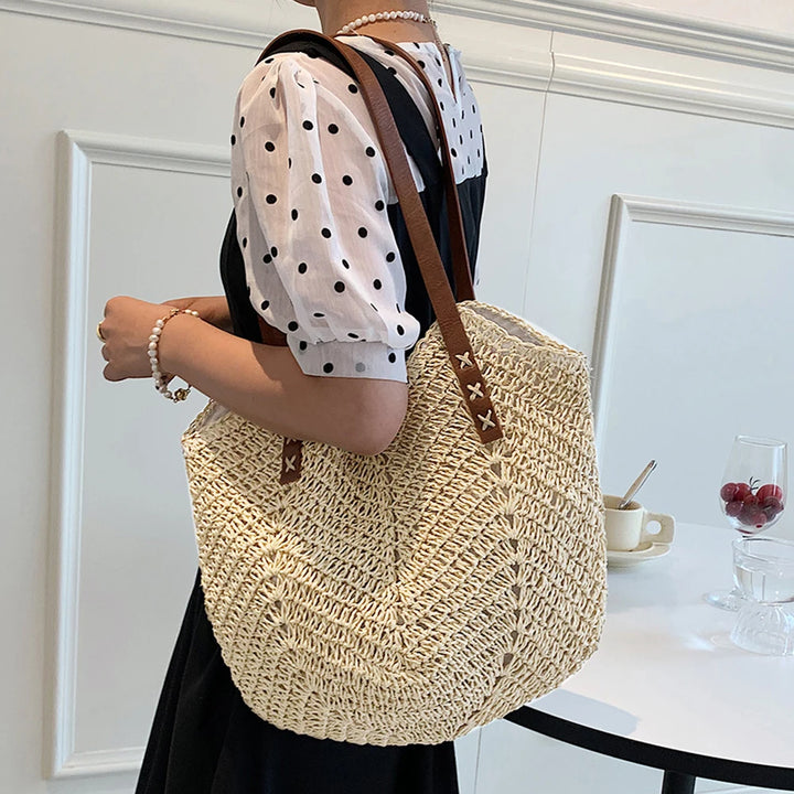 Sarah | Bohemian style woven straw shoulder bag