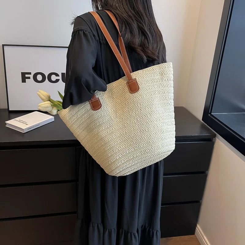 Eva | Woven straw beach shoulder bag